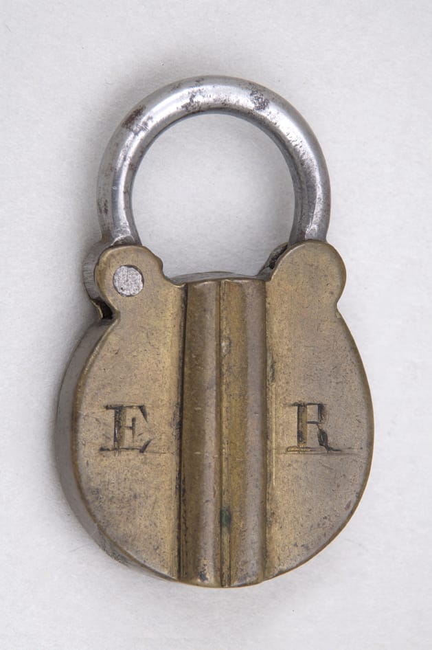 Token: Inscribed padlock