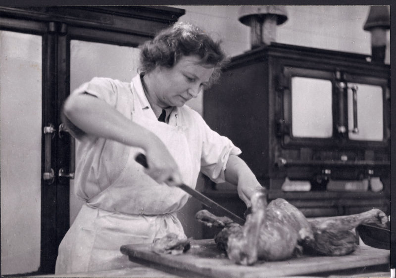 Cook carving at Berkhamsted Foundling Hoospital, 1940s. Courtesy Coram