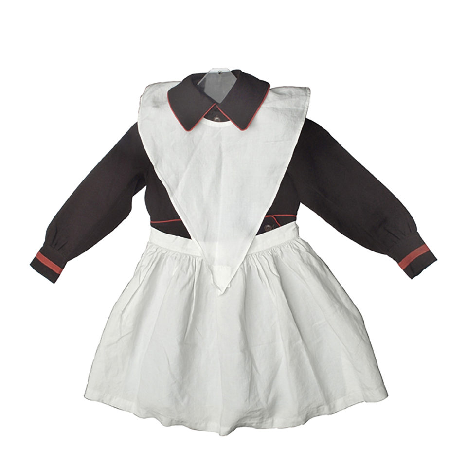 Younger girl’s Foundling Hospital uniform: dress, apron and tippet